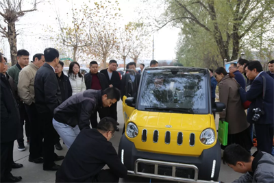 参观多用途激光燃气巡检车