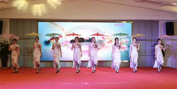 旗袍秀《梦里水乡》