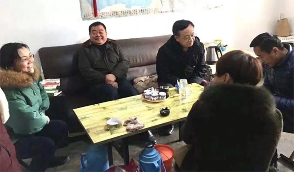 慰问残疾职工
